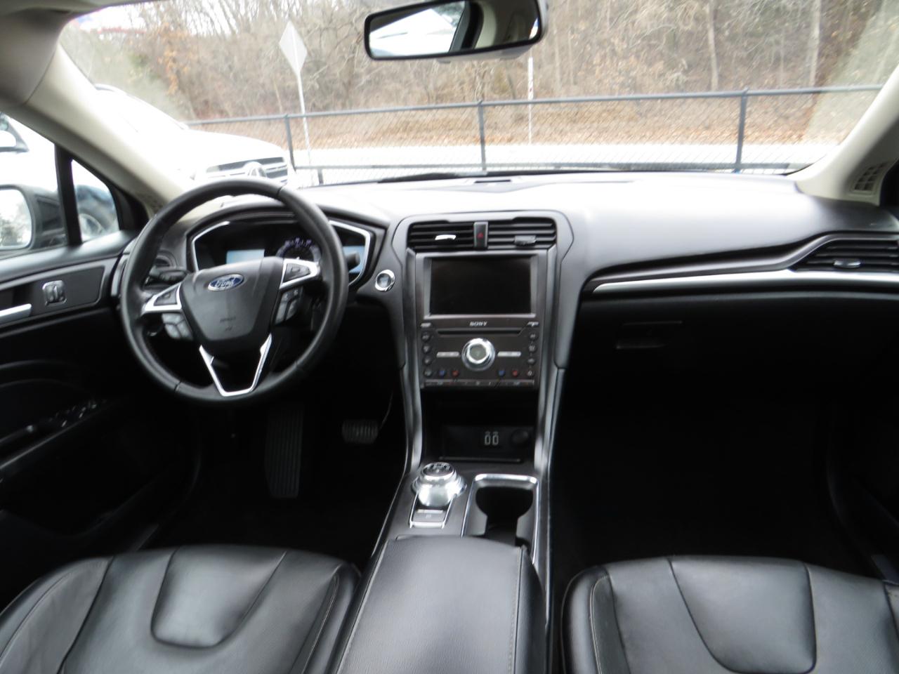 Ford Fusion Titanium FWD 2019