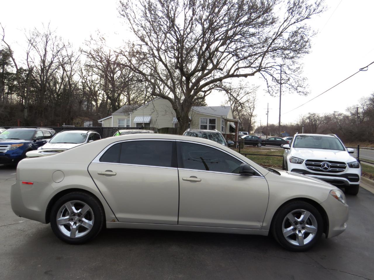 Chevrolet Malibu 4dr Sdn LS w/1LS 2011