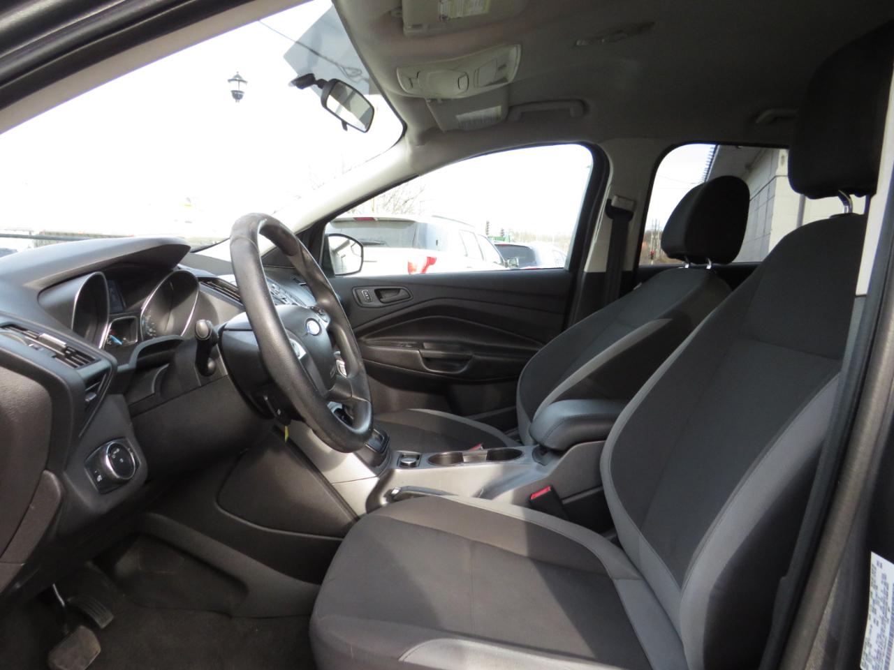 Ford Escape FWD 4dr S 2014