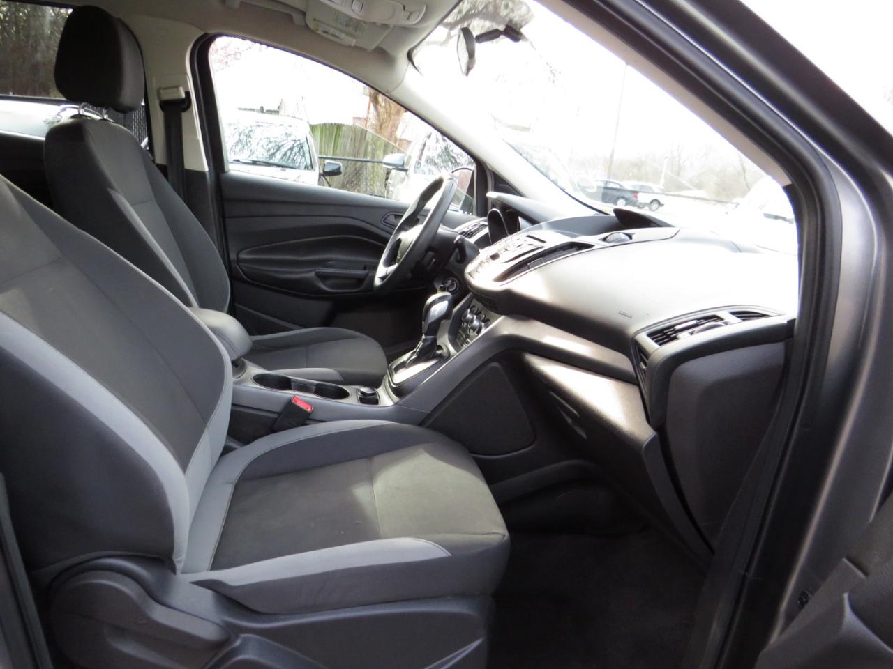 Ford Escape FWD 4dr S 2014