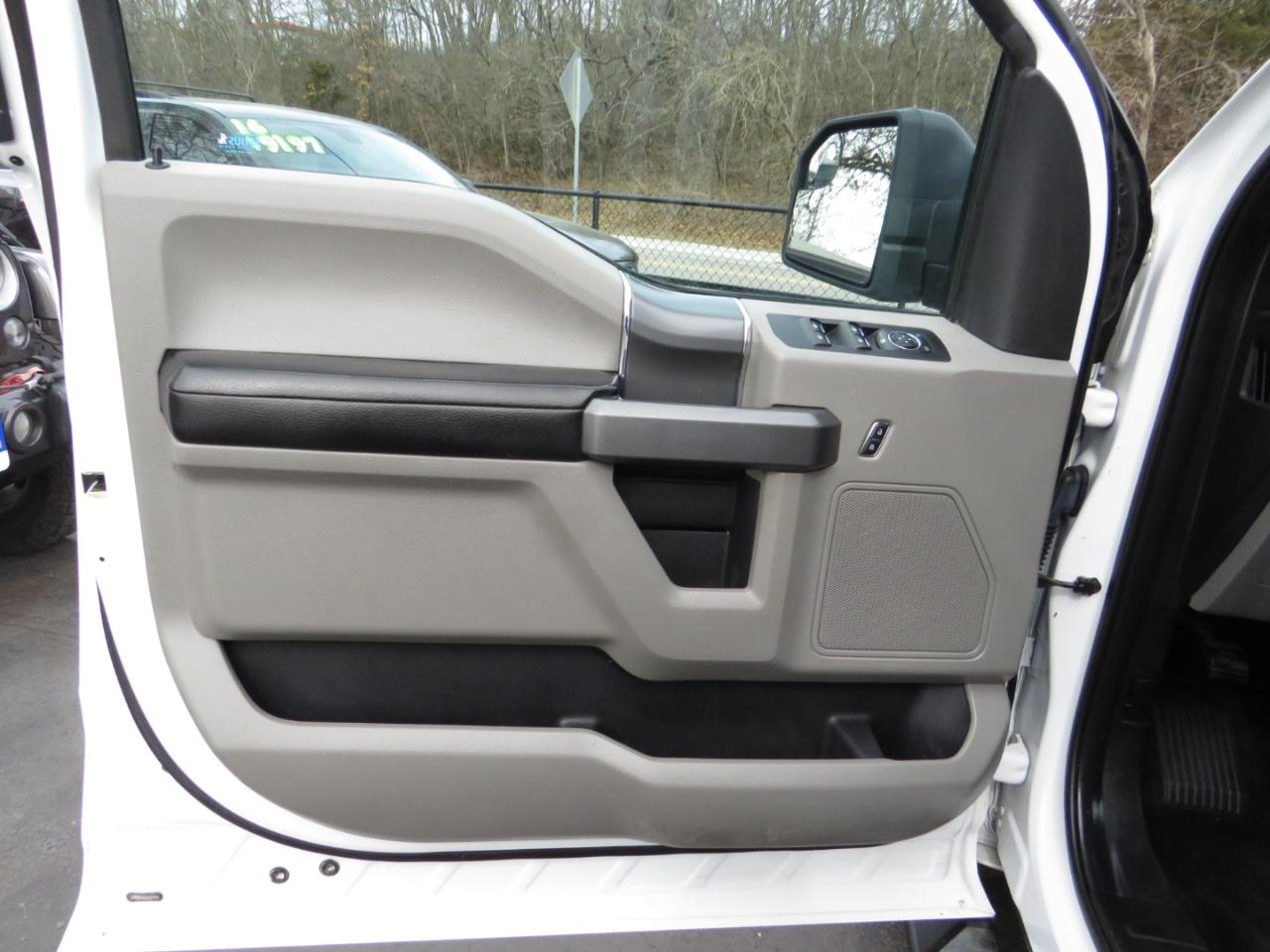 Ford F-150 4WD SuperCrew 145" XLT 2016