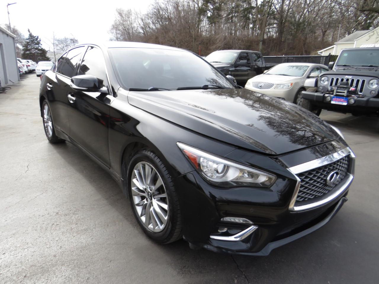 Infiniti Q50 3.0t LUXE AWD 2019