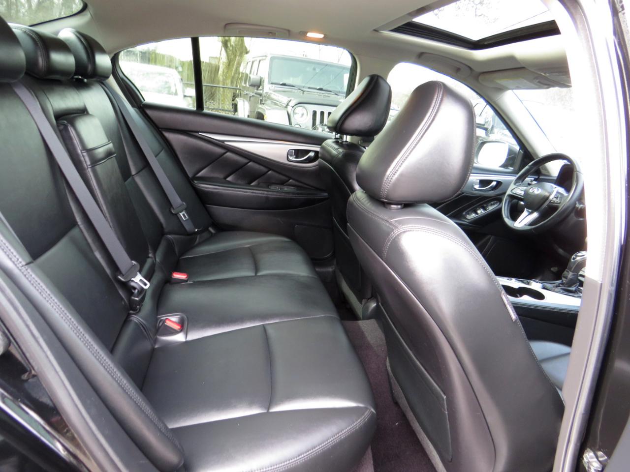 Infiniti Q50 3.0t LUXE AWD 2019