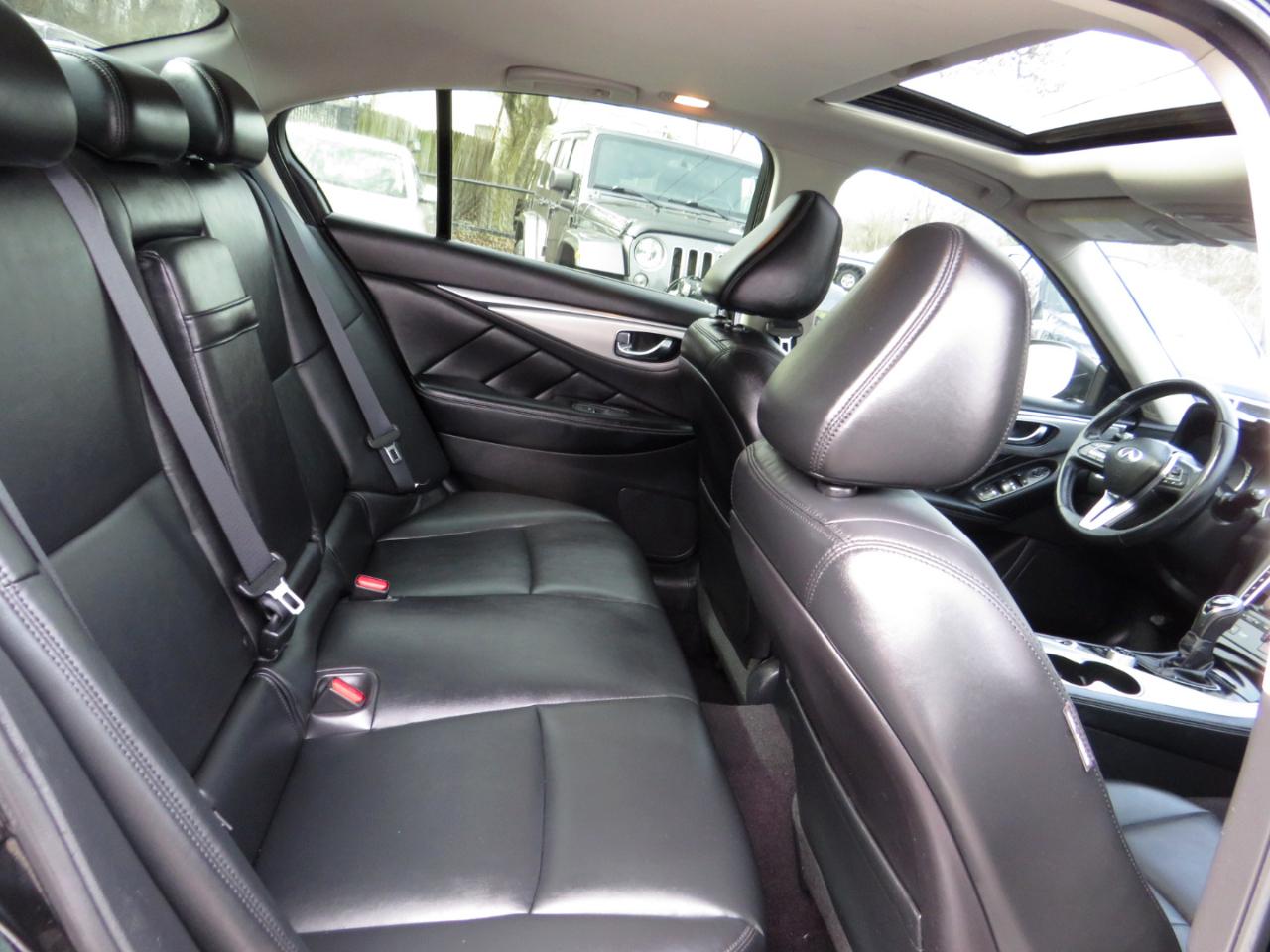 Infiniti Q50 3.0t LUXE AWD 2019