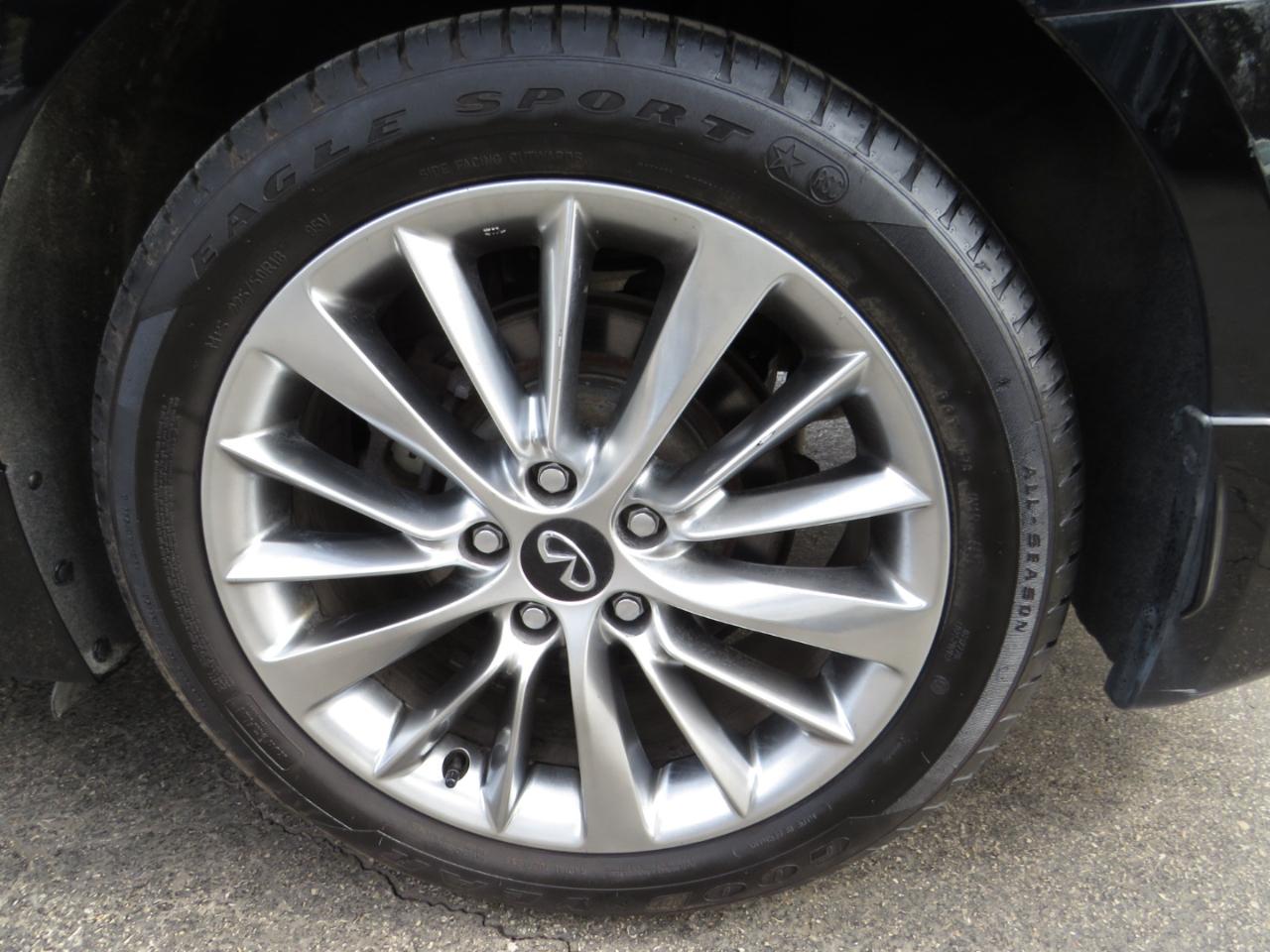 Infiniti Q50 3.0t LUXE AWD 2019