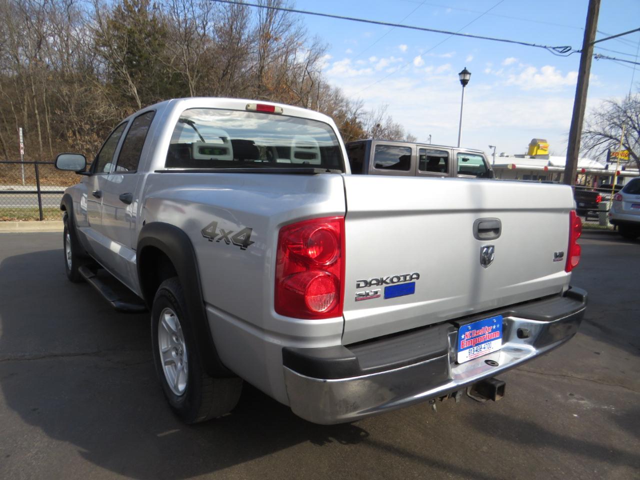 Dodge Dakota 4dr Quad Cab 131 4WD SLT 2006