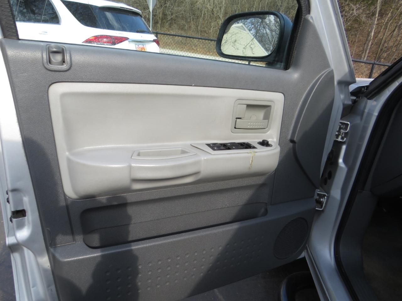 Dodge Dakota 4dr Quad Cab 131 4WD SLT 2006