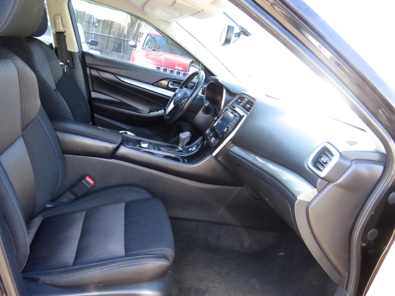 Nissan Maxima 4dr Sdn 3.5 S 2016