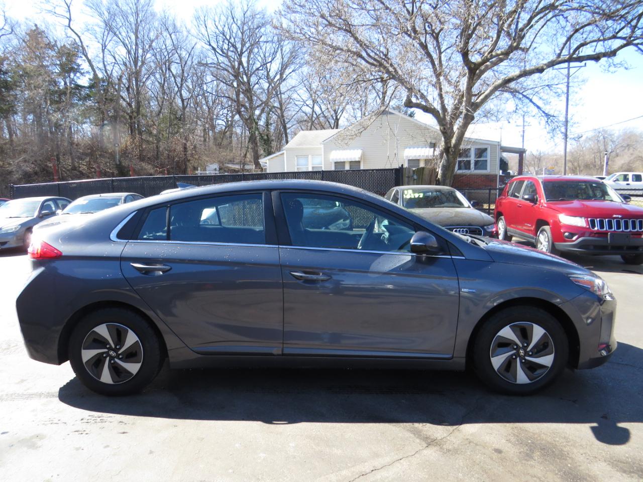 Hyundai Ioniq Hybrid SEL Hatchback 2019