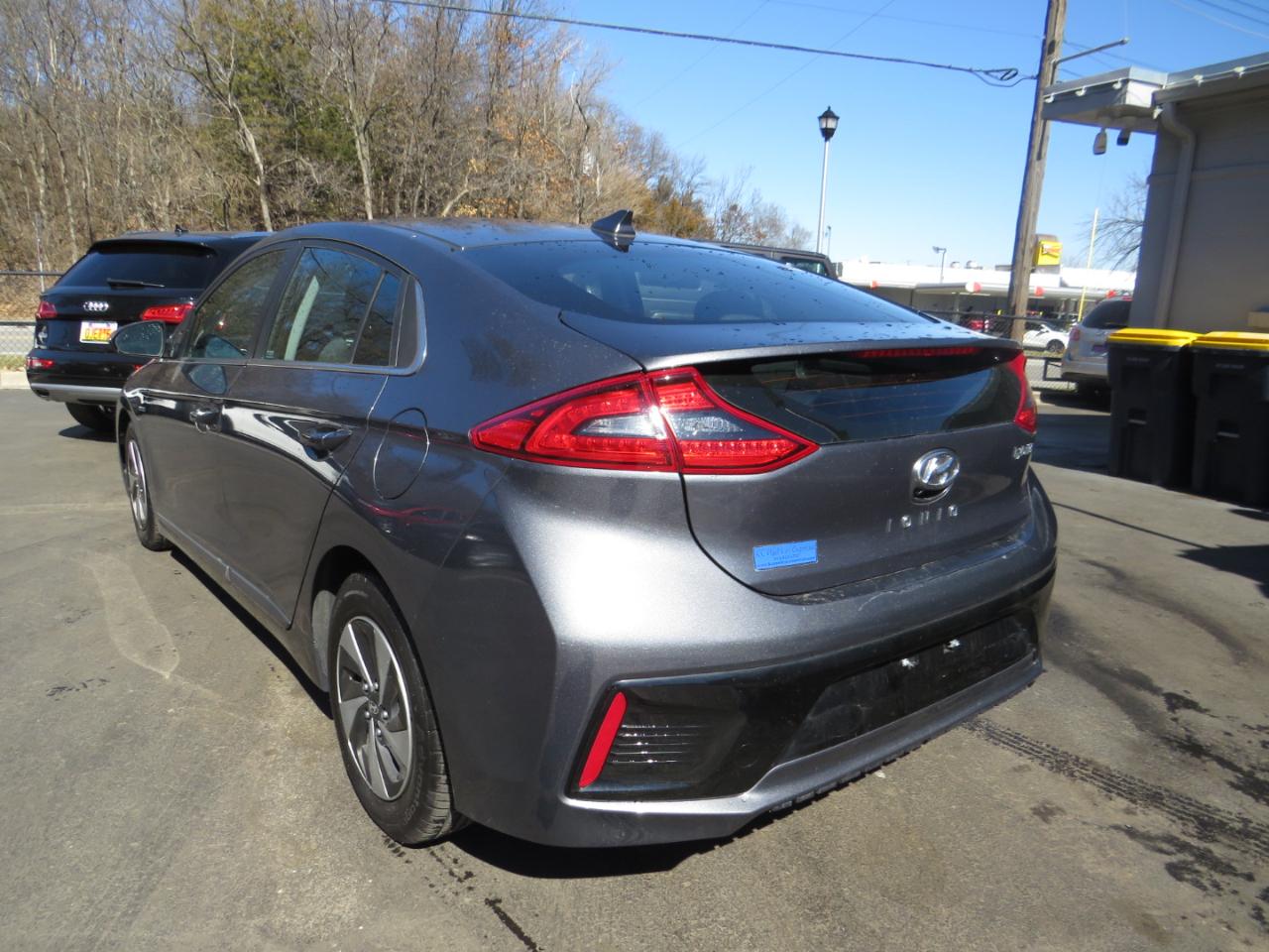 Hyundai Ioniq Hybrid SEL Hatchback 2019