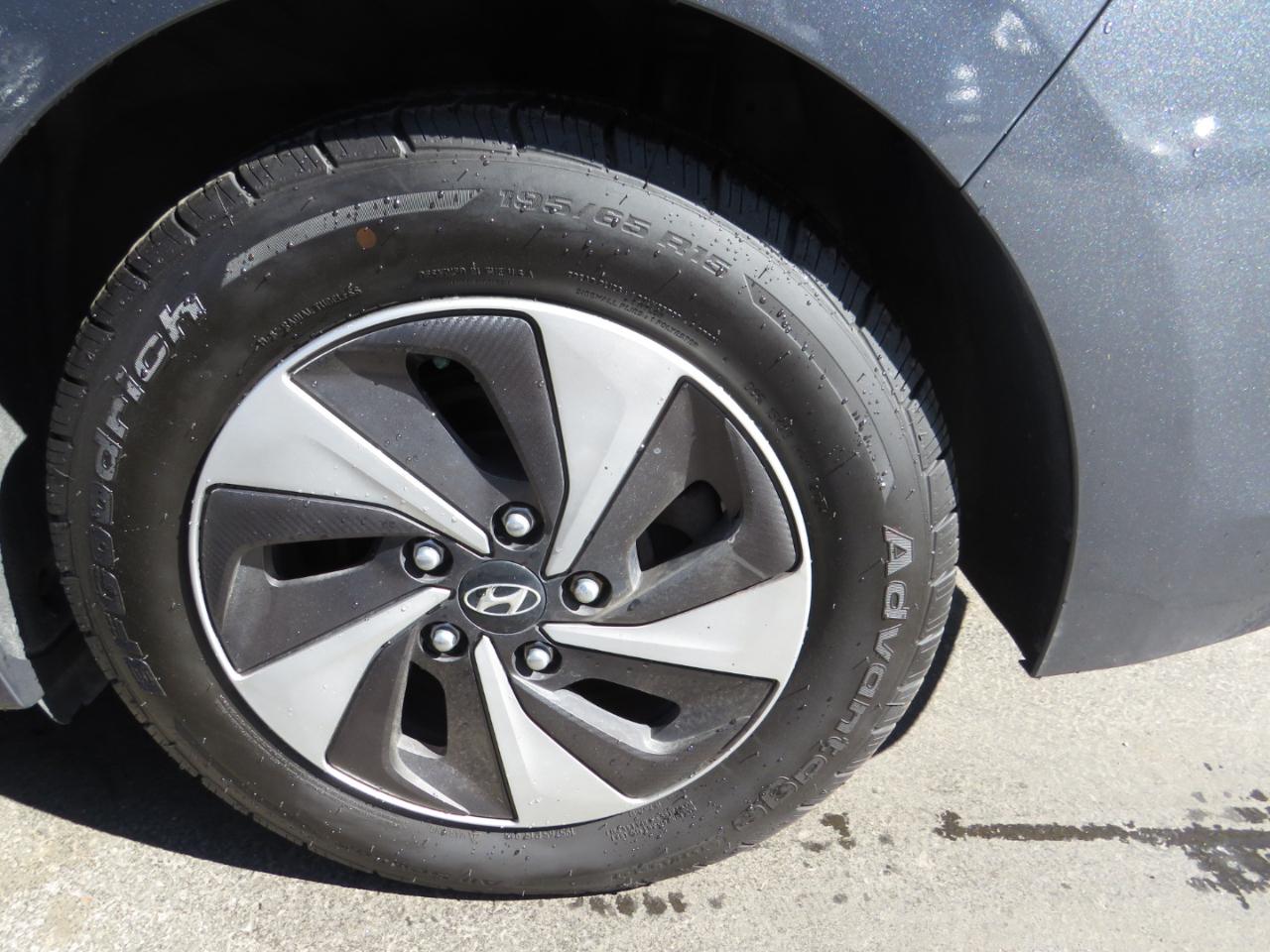 Hyundai Ioniq Hybrid SEL Hatchback 2019