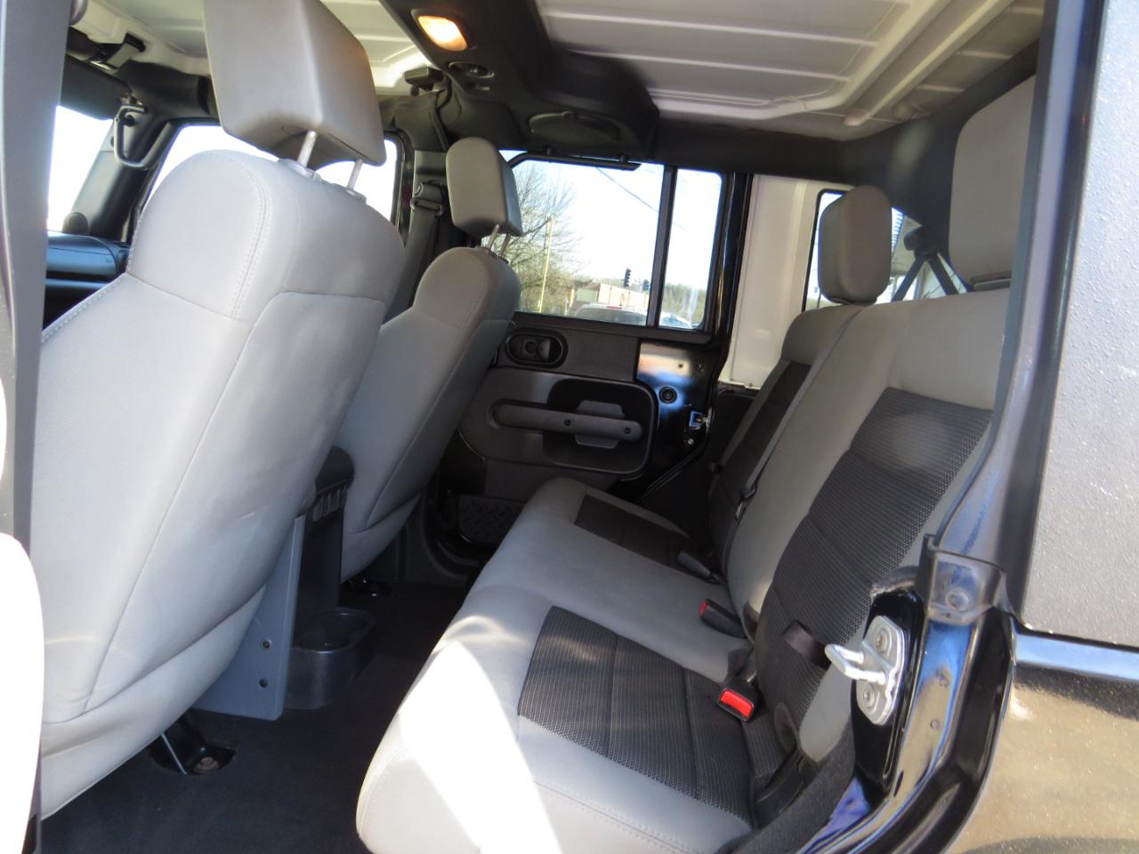 Jeep Wrangler Unlimited 4WD 4dr X 2009