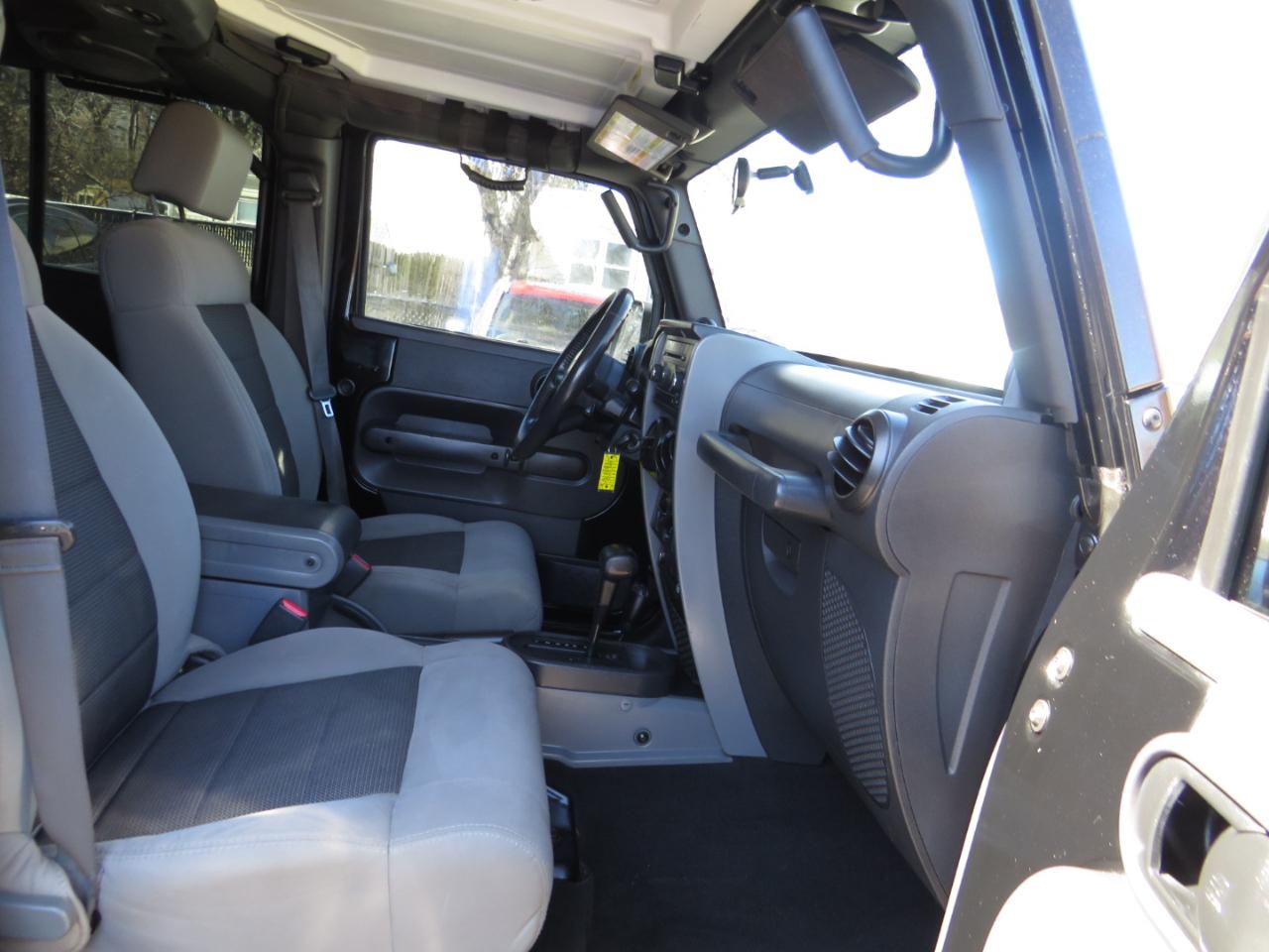 Jeep Wrangler Unlimited 4WD 4dr X 2009