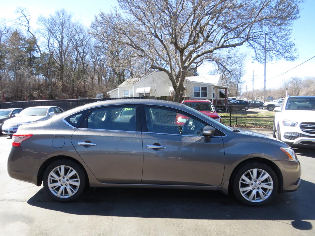 Nissan Sentra 4dr Sdn I4 CVT SL 2015