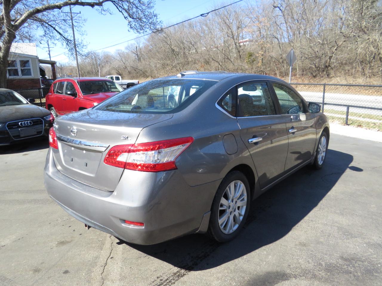 Nissan Sentra 4dr Sdn I4 CVT SL 2015