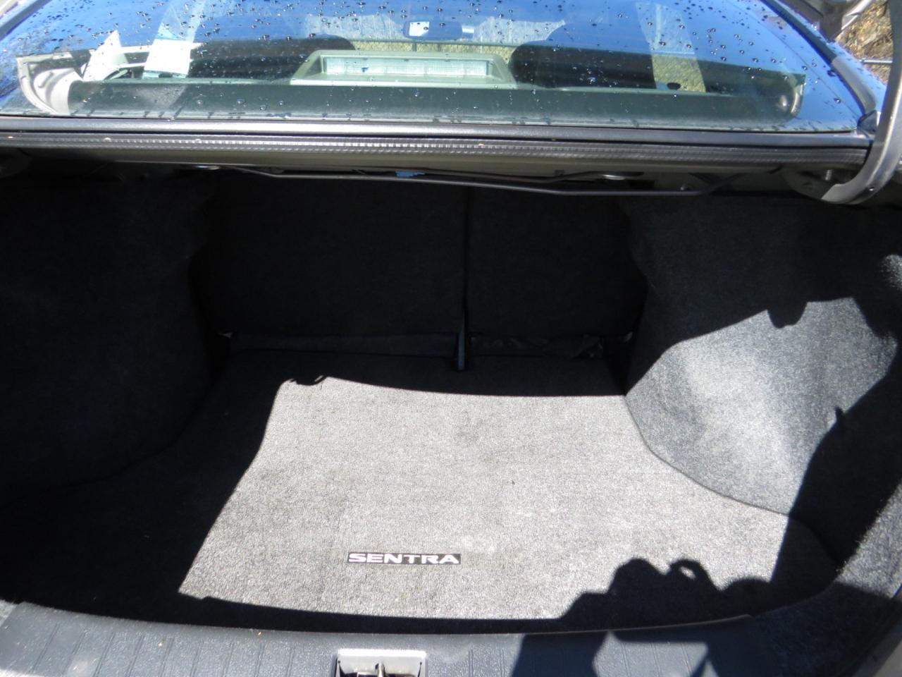 Nissan Sentra 4dr Sdn I4 CVT SL 2015