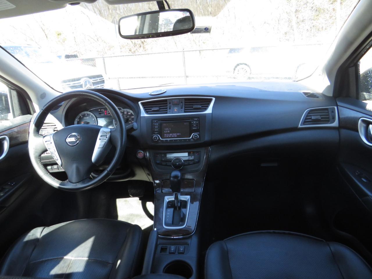 Nissan Sentra 4dr Sdn I4 CVT SL 2015