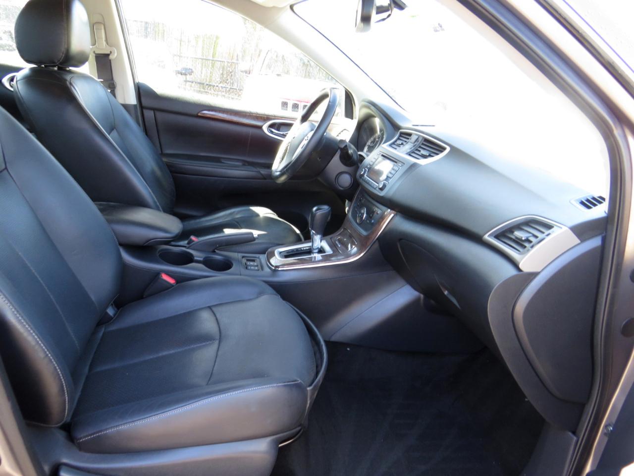 Nissan Sentra 4dr Sdn I4 CVT SL 2015