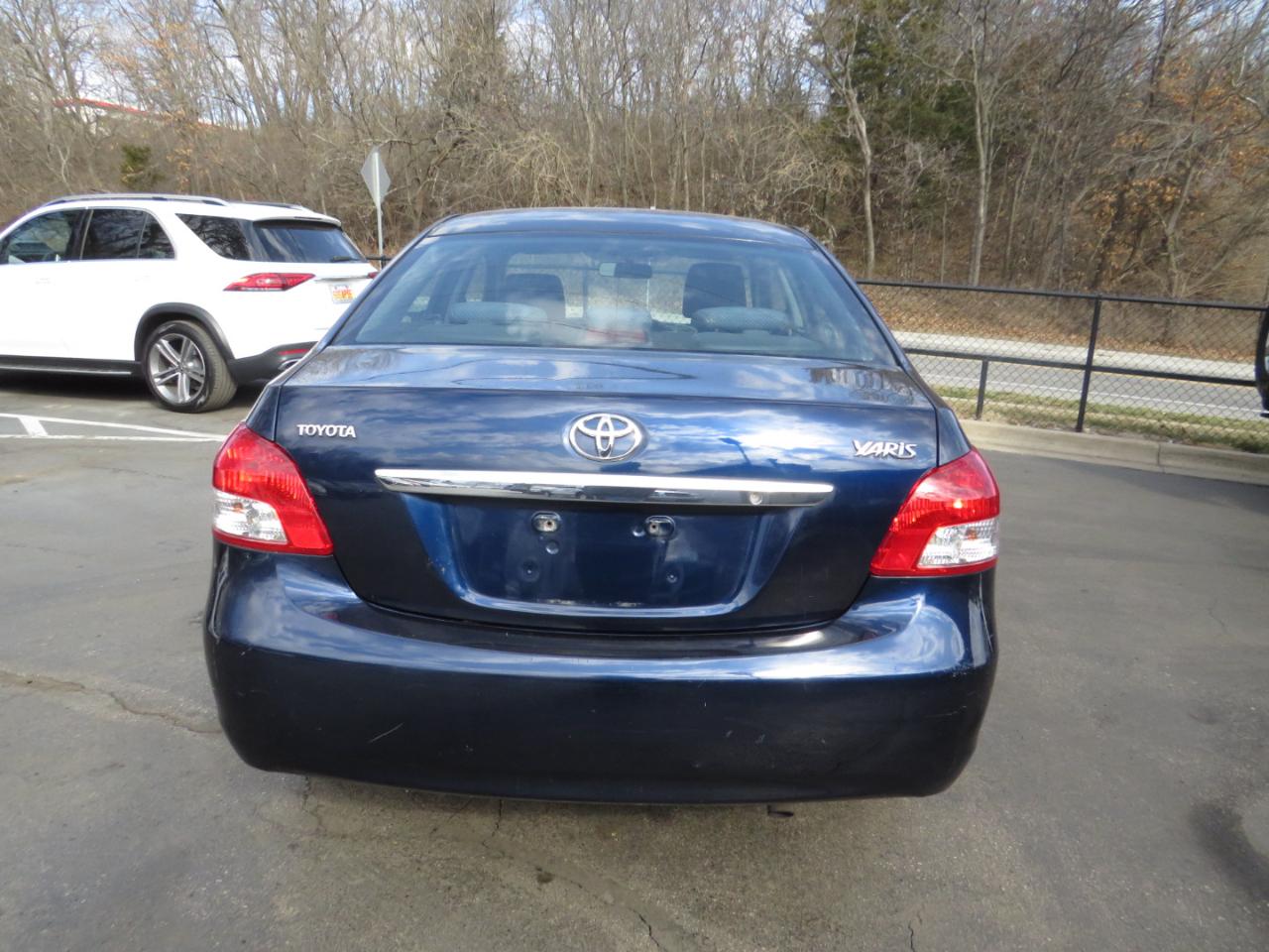 Toyota Yaris 4dr Sdn Auto Base (Natl) 2007