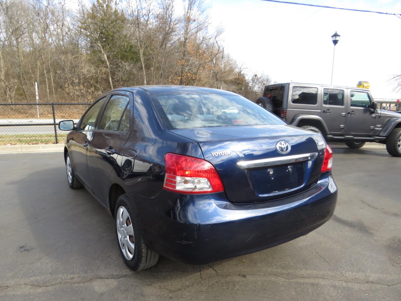 Toyota Yaris 4dr Sdn Auto Base (Natl) 2007