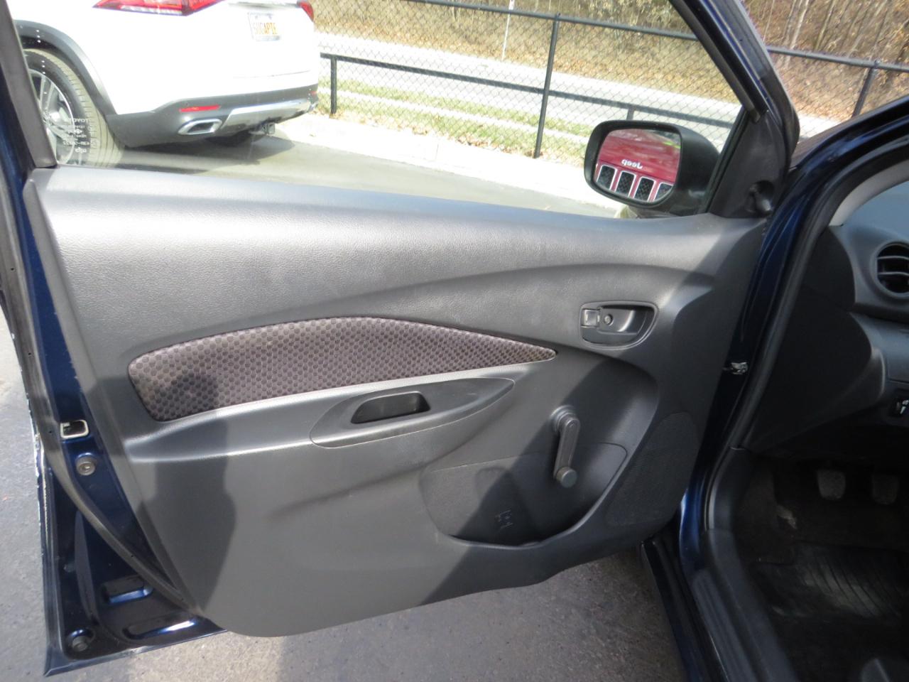 Toyota Yaris 4dr Sdn Auto Base (Natl) 2007