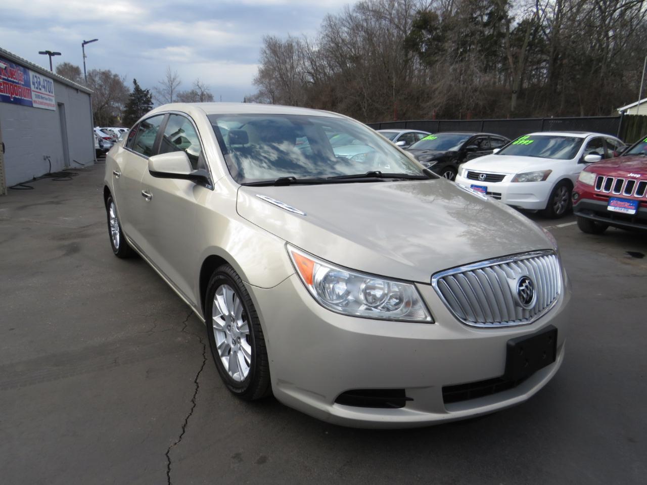 Buick LaCrosse 4dr Sdn Base FWD 2012
