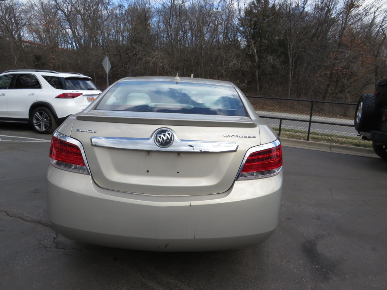 Buick LaCrosse 4dr Sdn Base FWD 2012