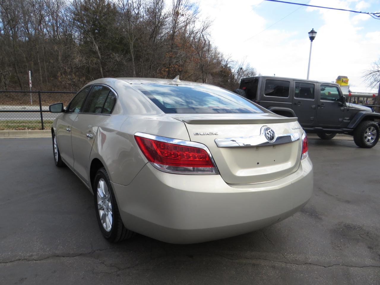 Buick LaCrosse 4dr Sdn Base FWD 2012
