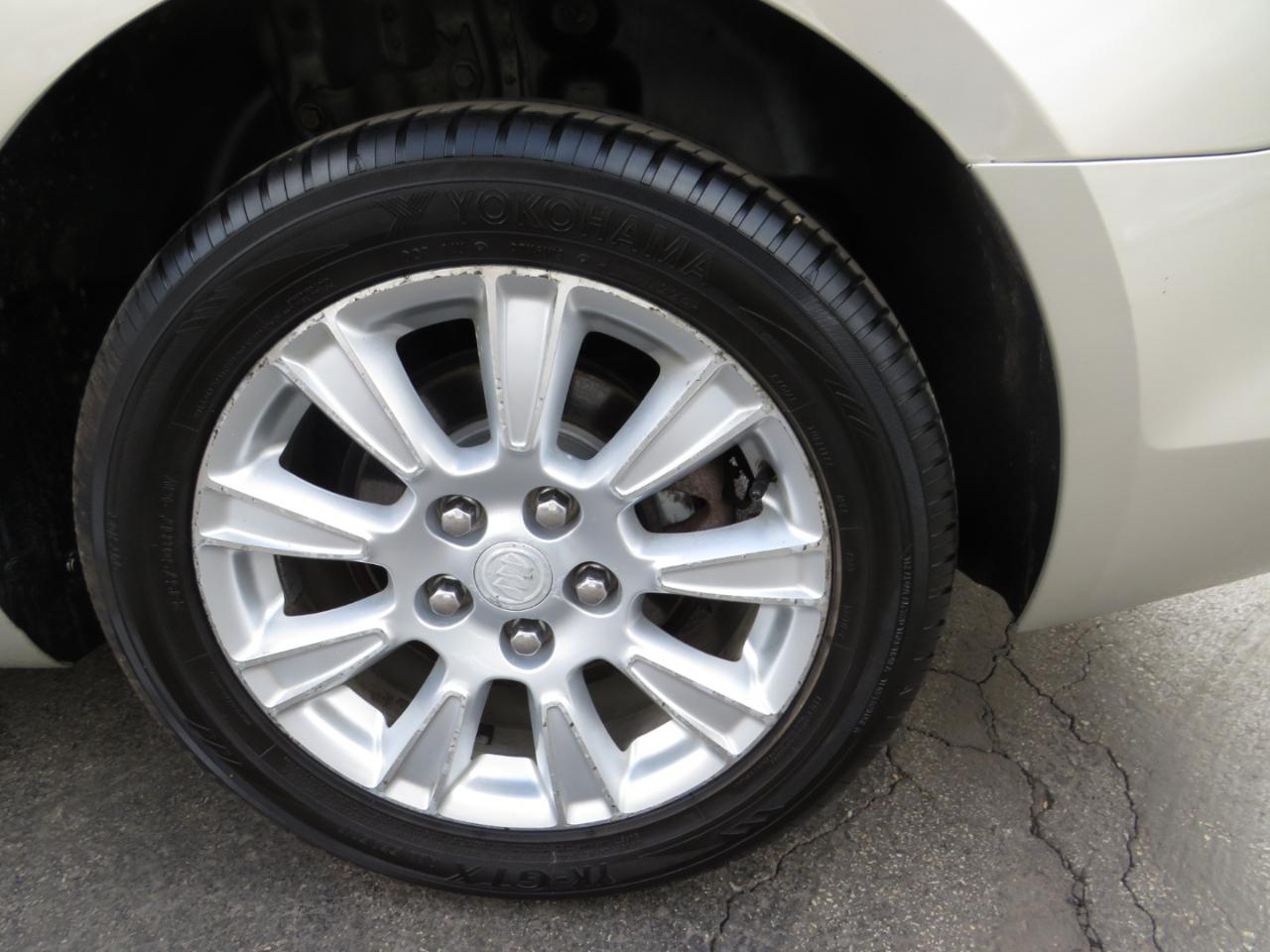 Buick LaCrosse 4dr Sdn Base FWD 2012