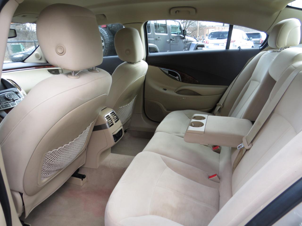 Buick LaCrosse 4dr Sdn Base FWD 2012