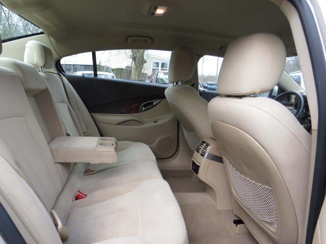 Buick LaCrosse 4dr Sdn Base FWD 2012