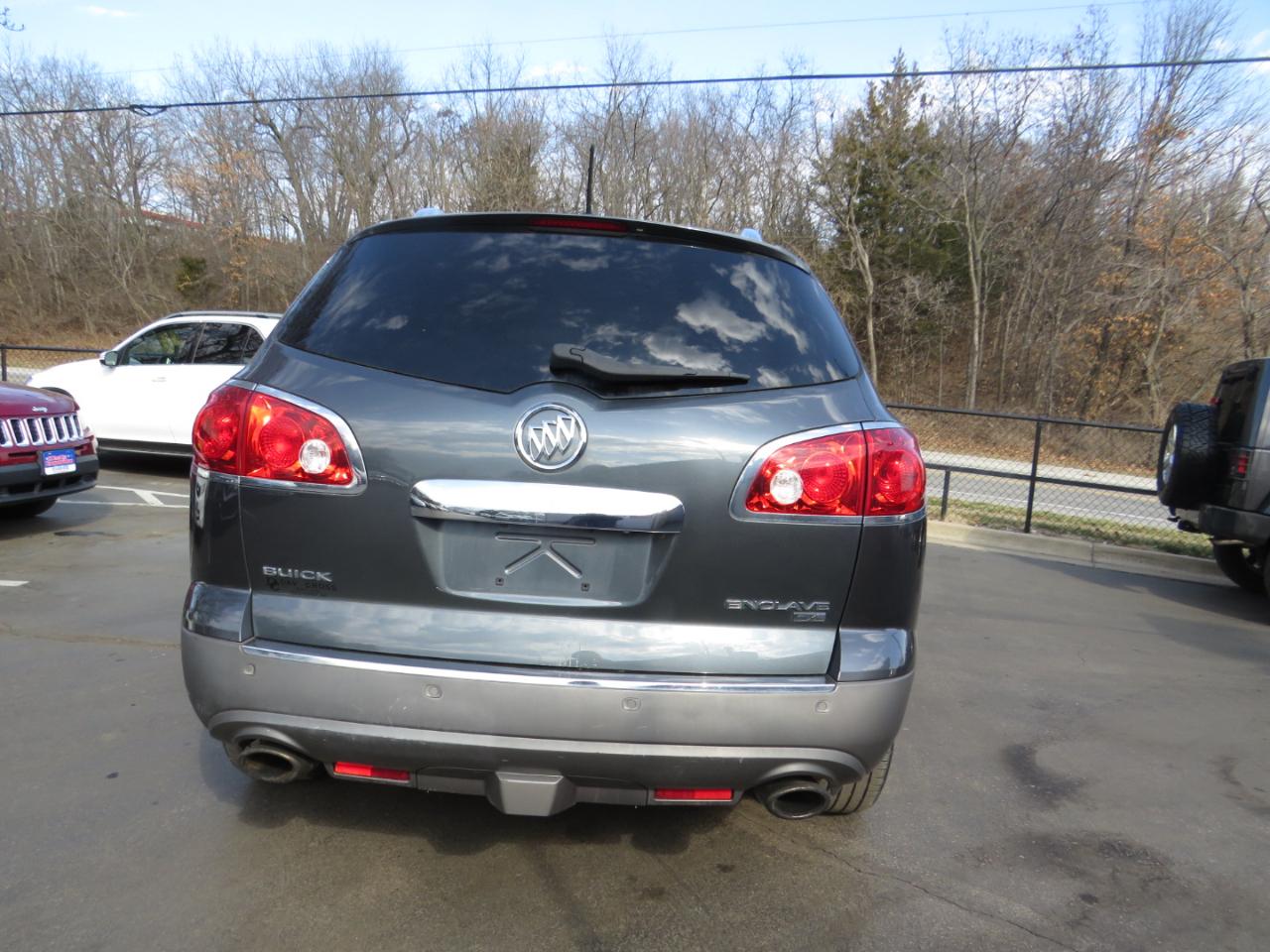 Buick Enclave FWD 4dr CXL-2 2011