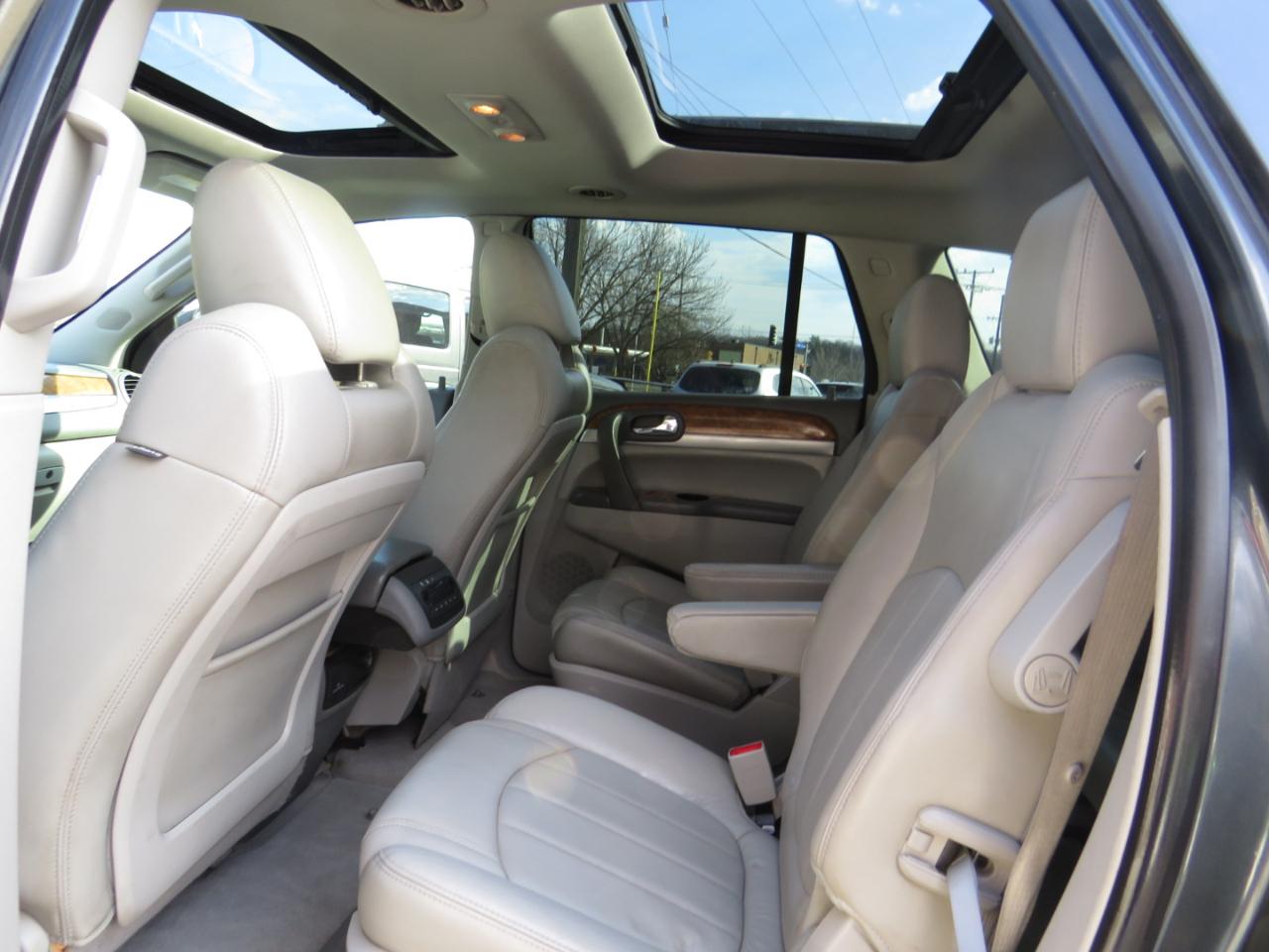 Buick Enclave FWD 4dr CXL-2 2011