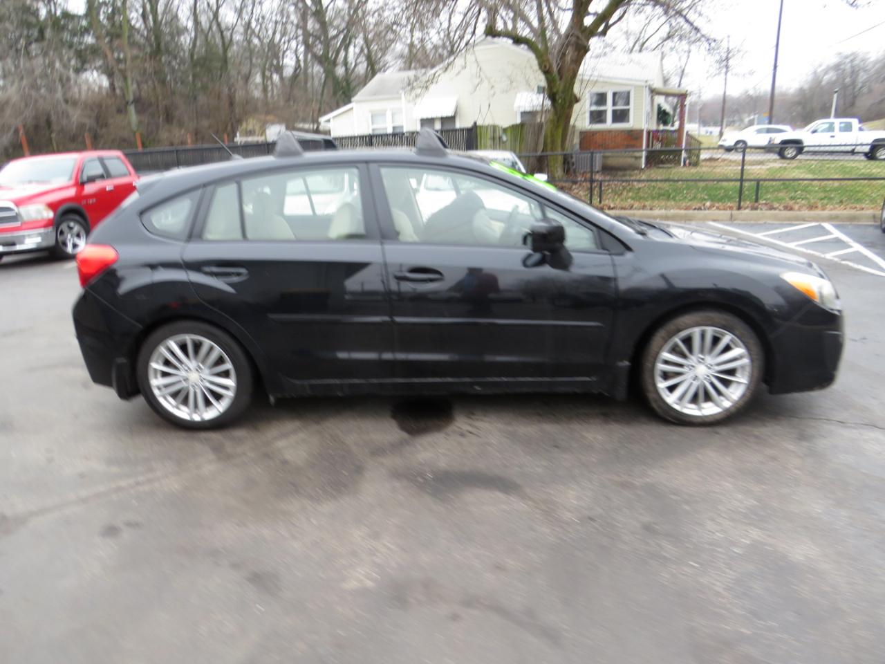 Subaru Impreza Wagon 5dr Auto 2.0i Premium 2013