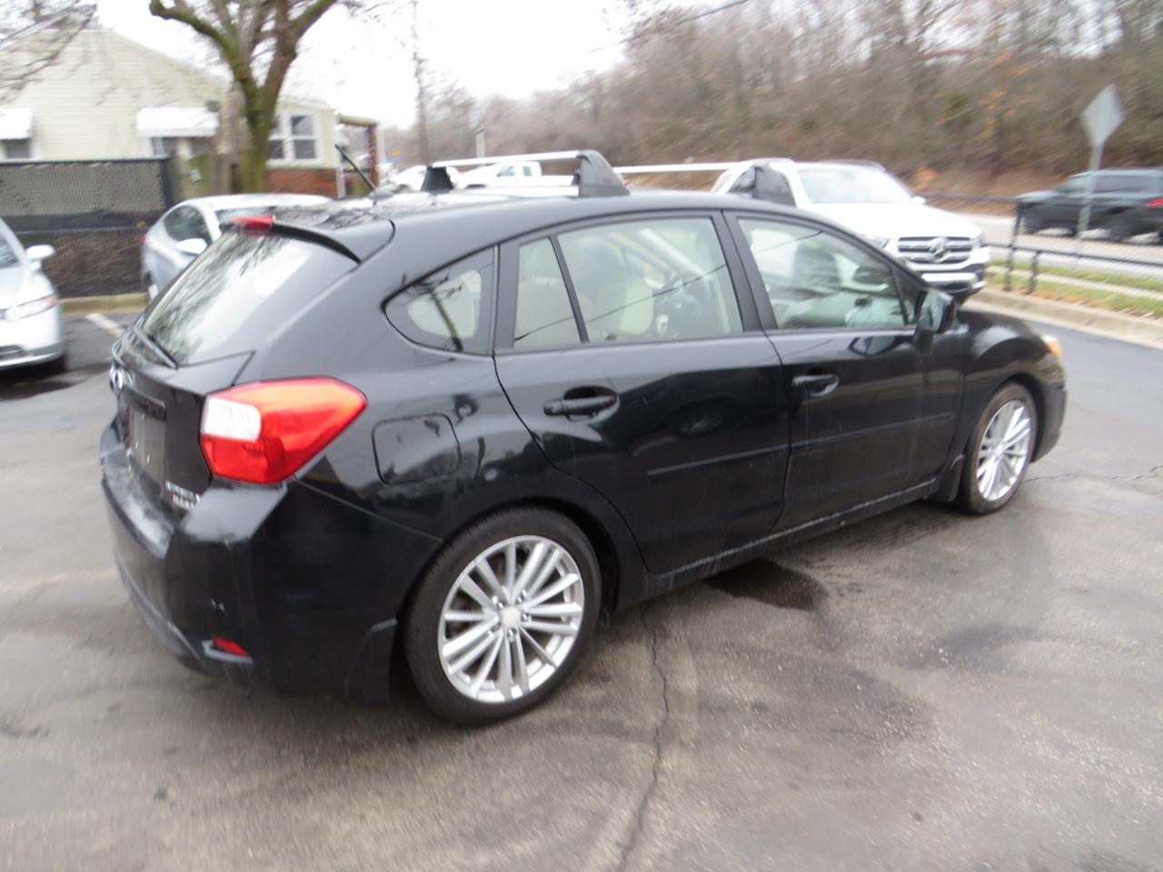 Subaru Impreza Wagon 5dr Auto 2.0i Premium 2013