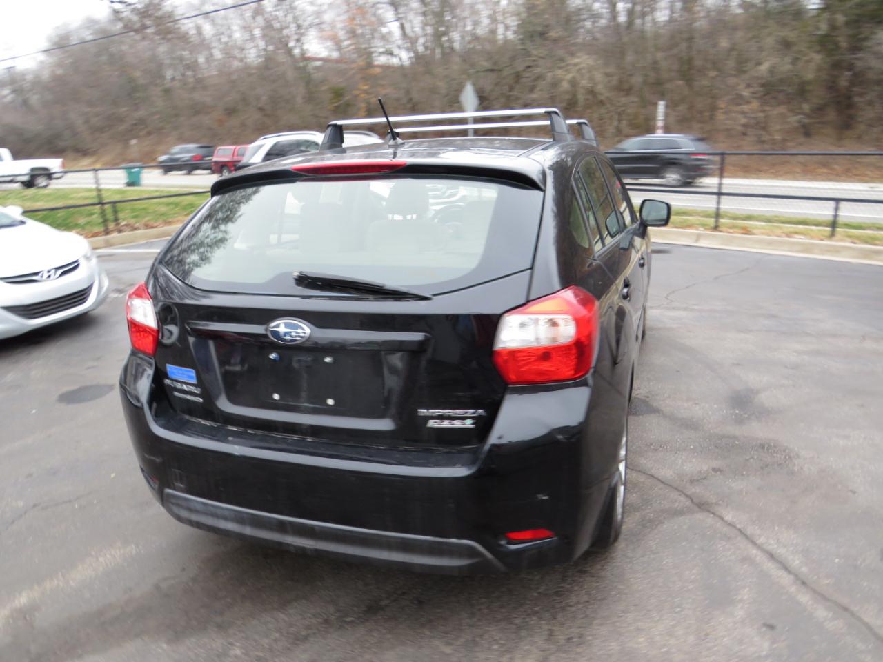 Subaru Impreza Wagon 5dr Auto 2.0i Premium 2013