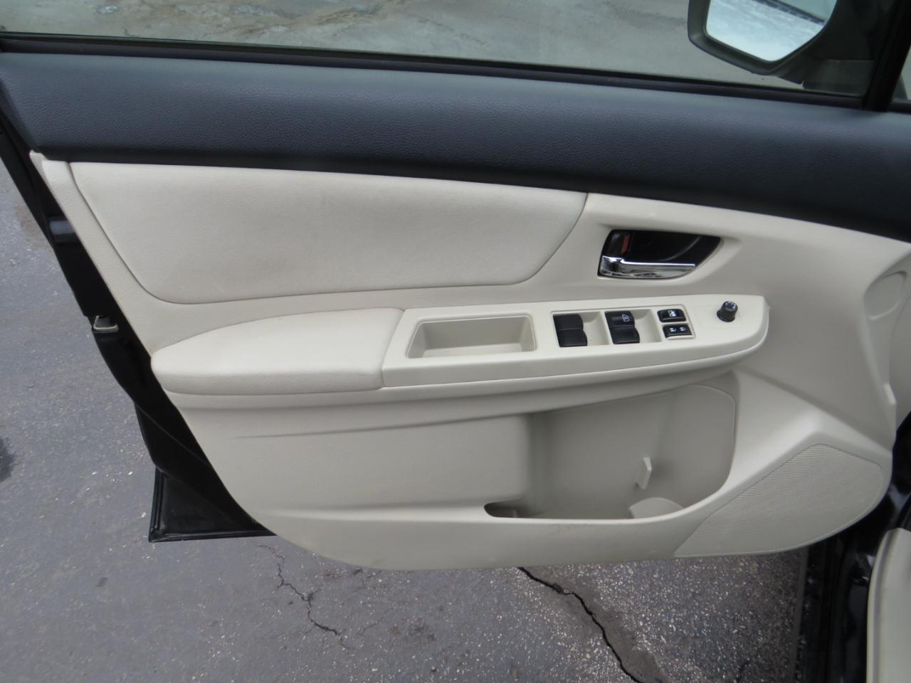 Subaru Impreza Wagon 5dr Auto 2.0i Premium 2013