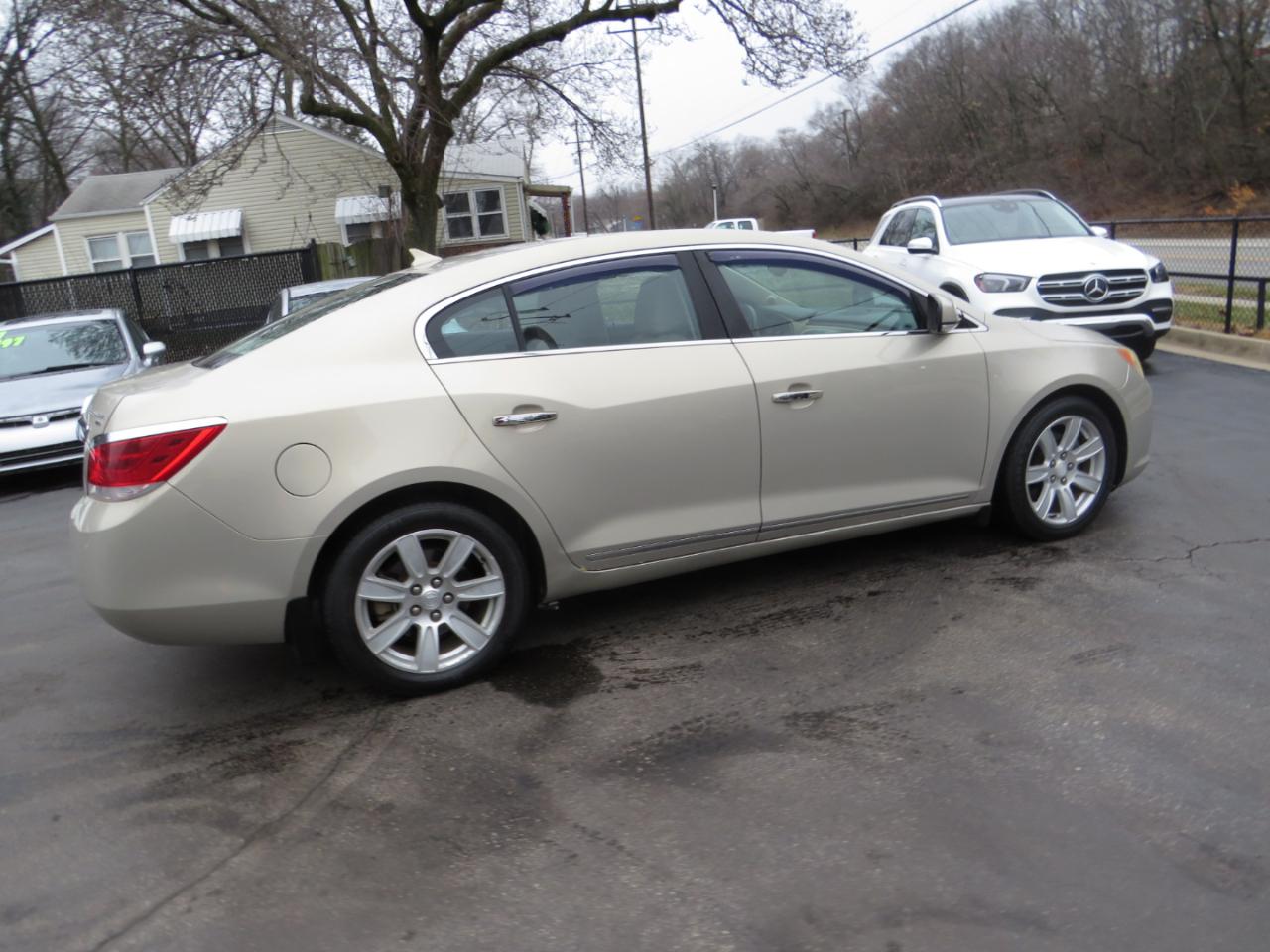 Buick LaCrosse 4dr Sdn CXL 3.0L FWD 2010