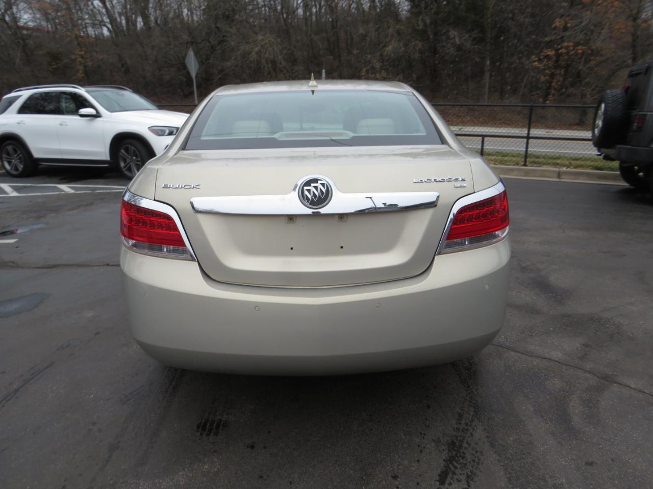 Buick LaCrosse 4dr Sdn CXL 3.0L FWD 2010