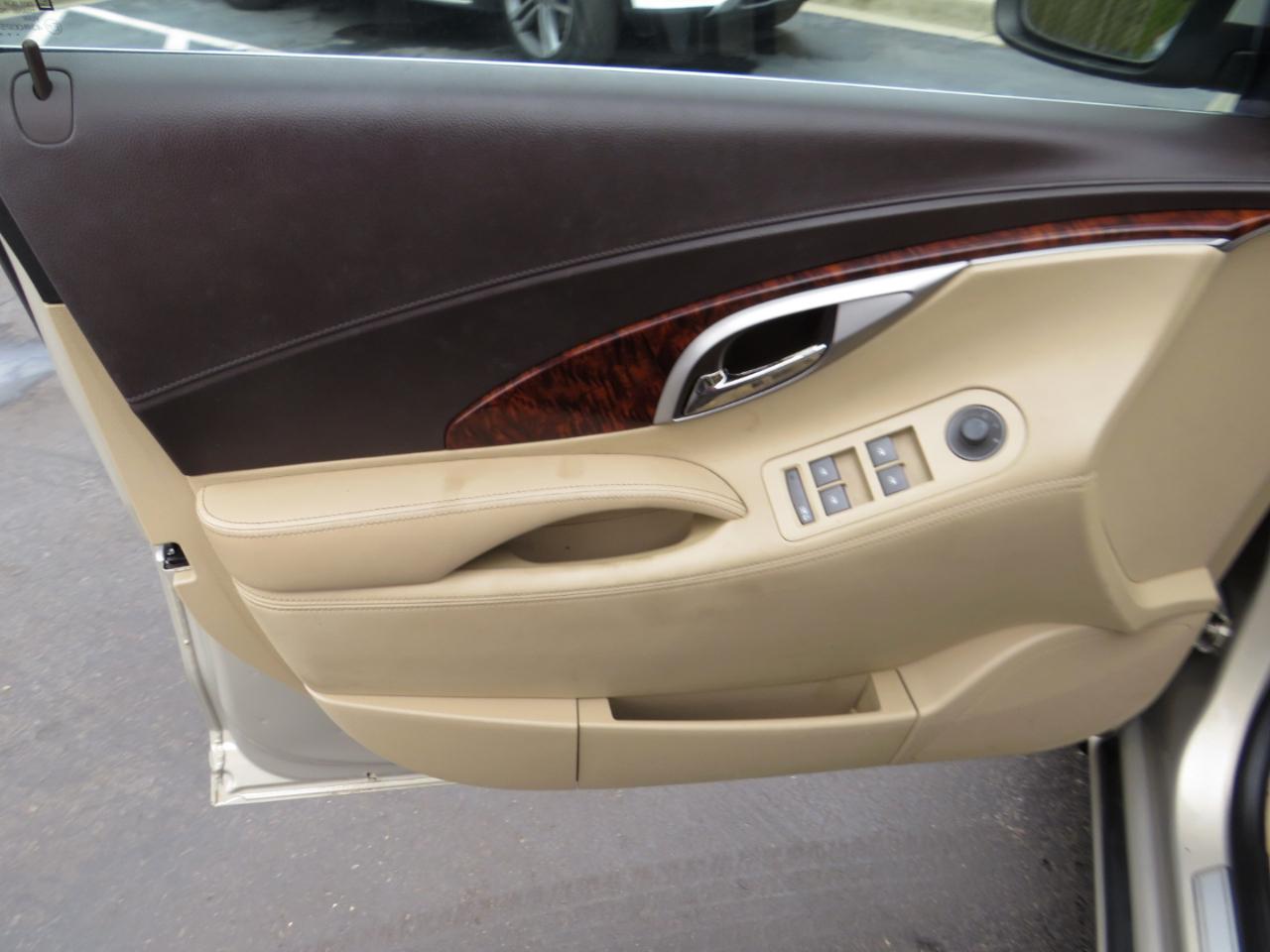 Buick LaCrosse 4dr Sdn CXL 3.0L FWD 2010