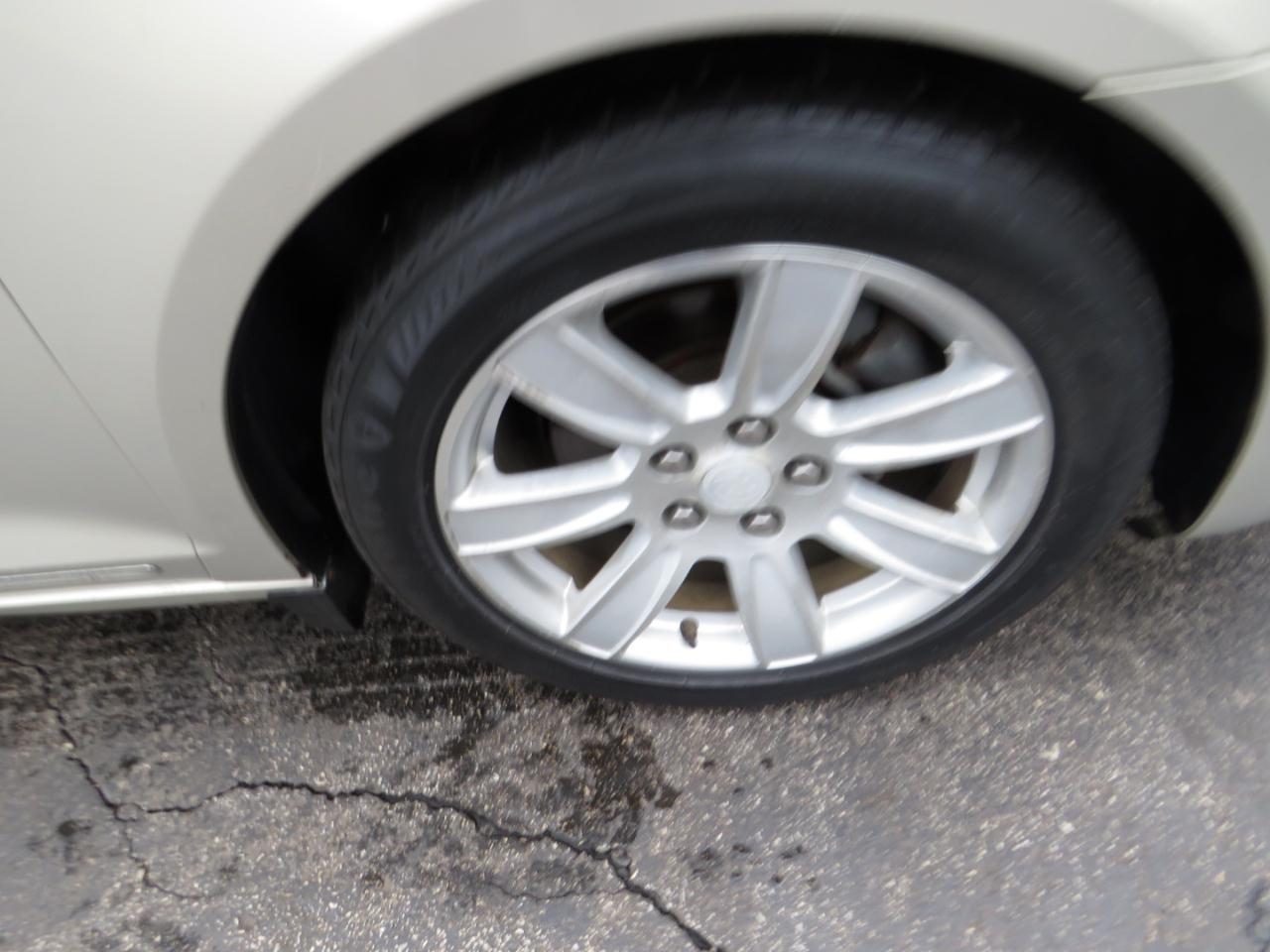 Buick LaCrosse 4dr Sdn CXL 3.0L FWD 2010