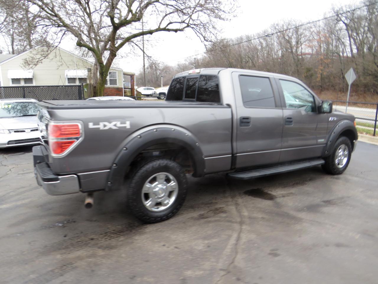 Ford F-150 4WD SuperCrew 145" Platinum 2011