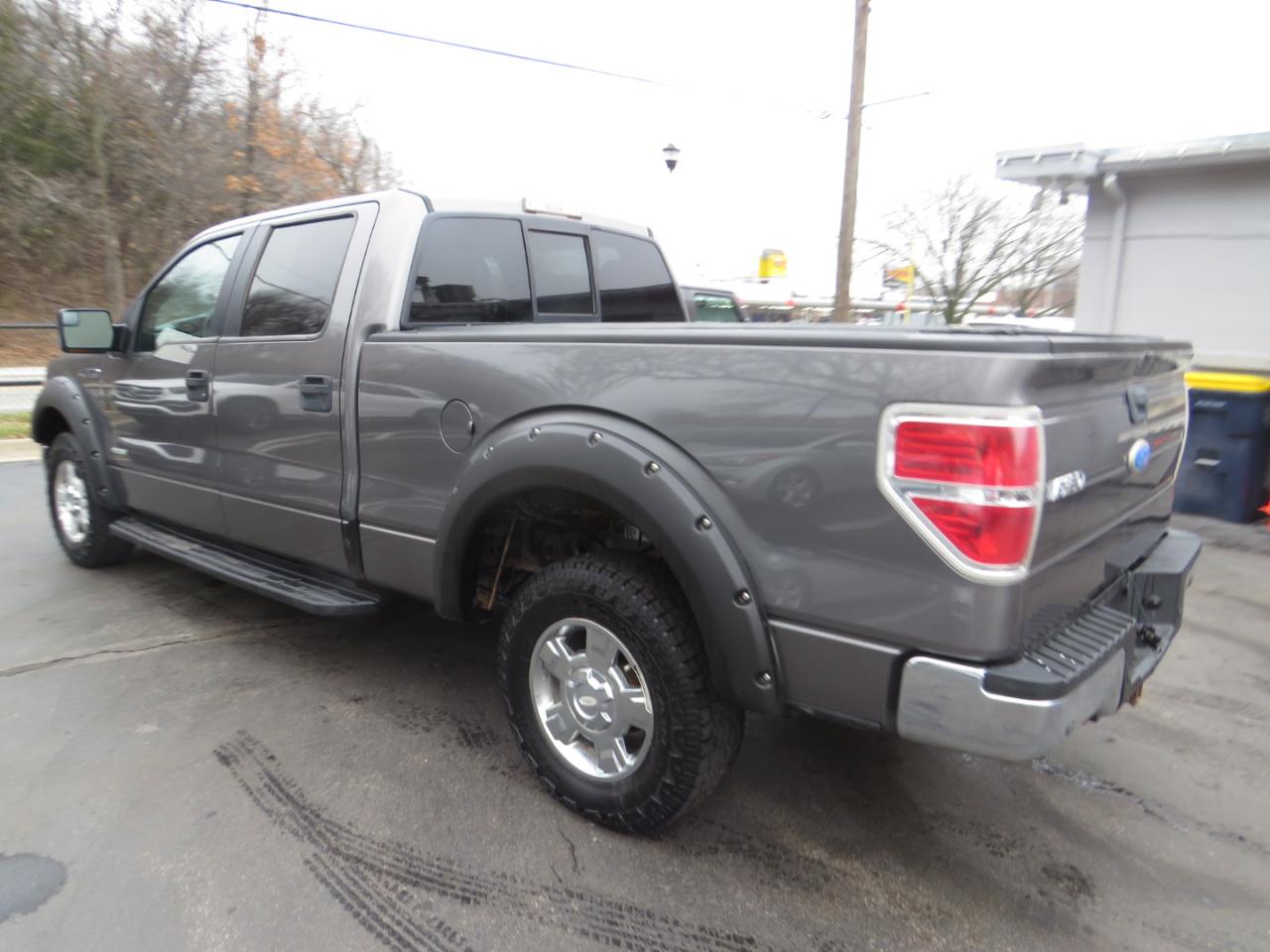 Ford F-150 4WD SuperCrew 145" Platinum 2011