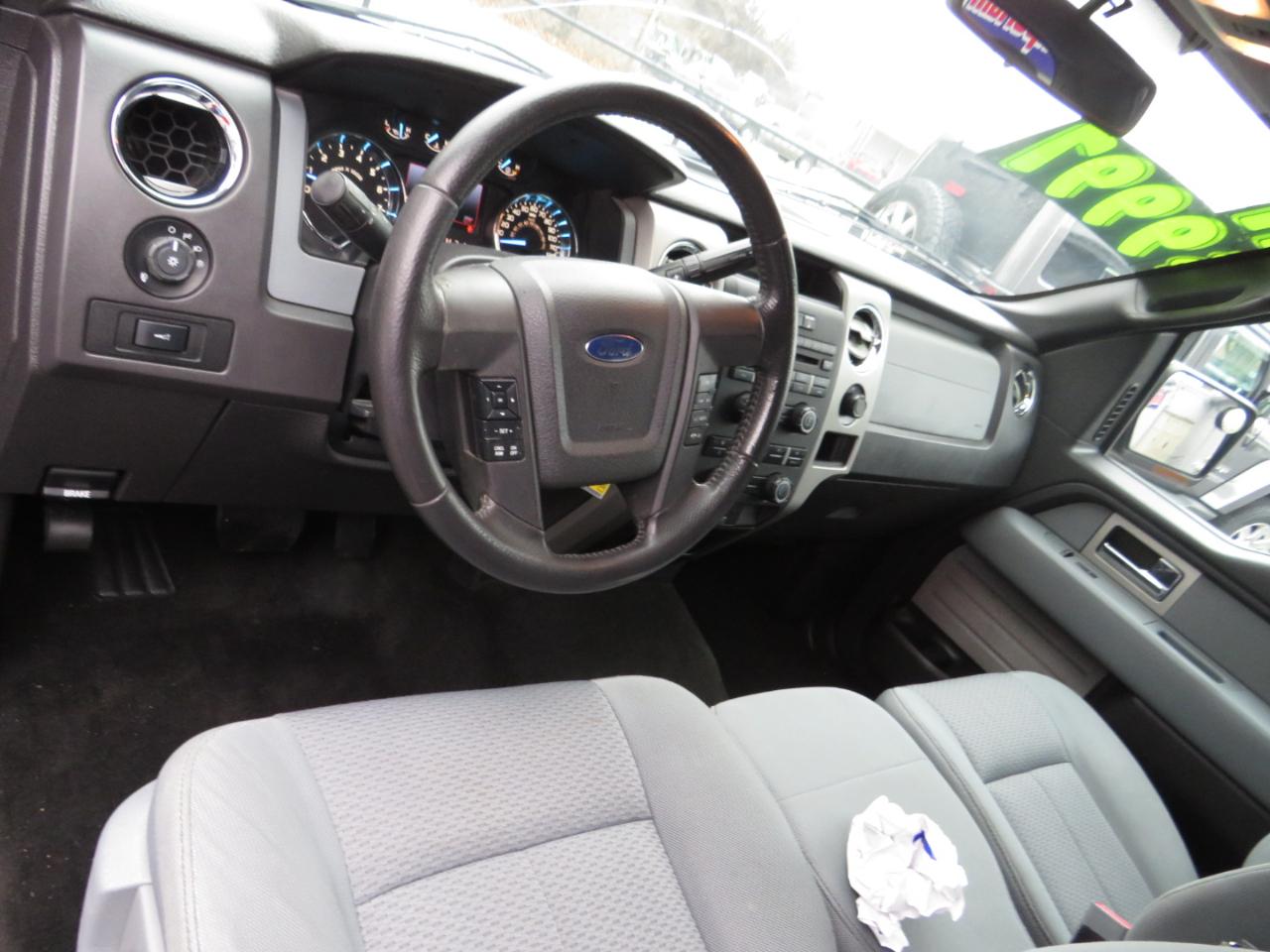 Ford F-150 4WD SuperCrew 145" Platinum 2011