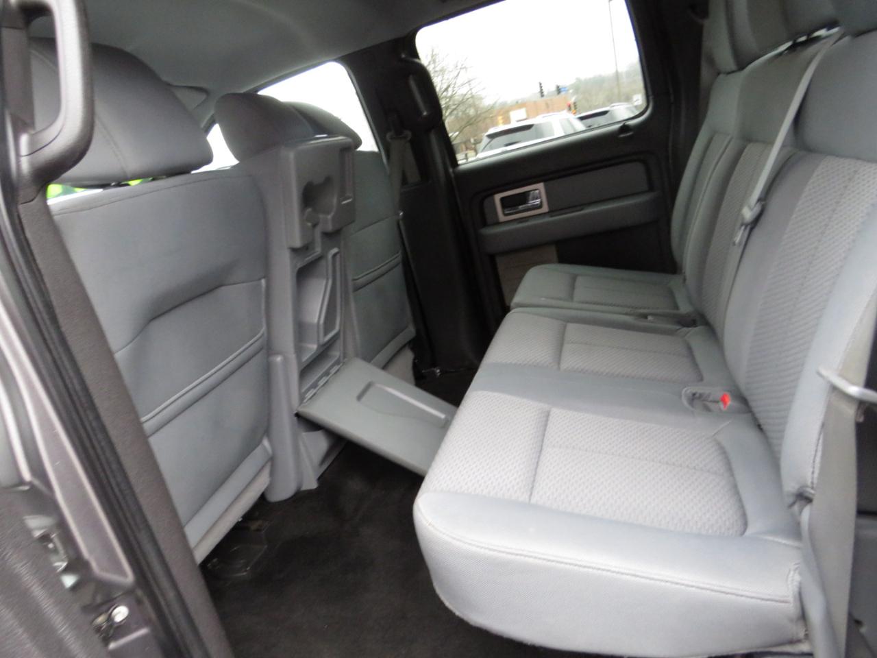 Ford F-150 4WD SuperCrew 145" Platinum 2011