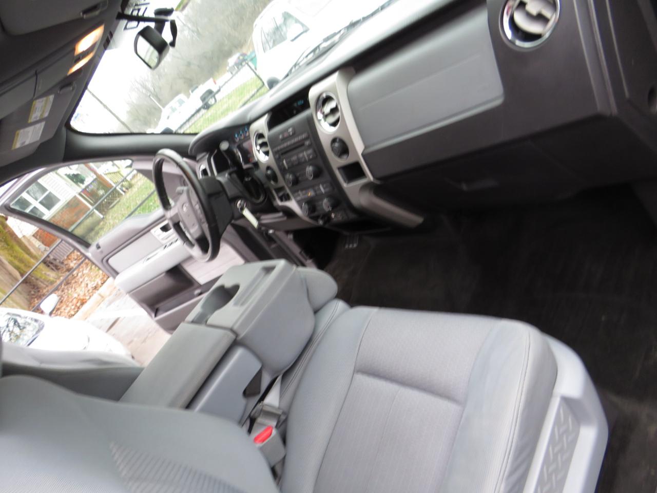 Ford F-150 4WD SuperCrew 145" Platinum 2011