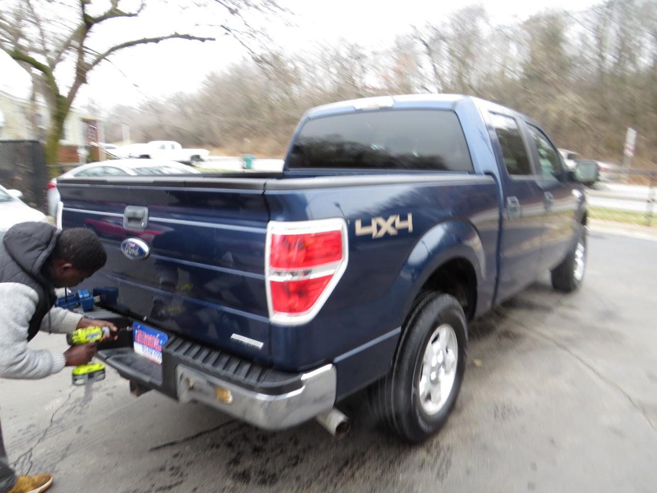 Ford F-150 4WD SuperCrew 145" Platinum 2013