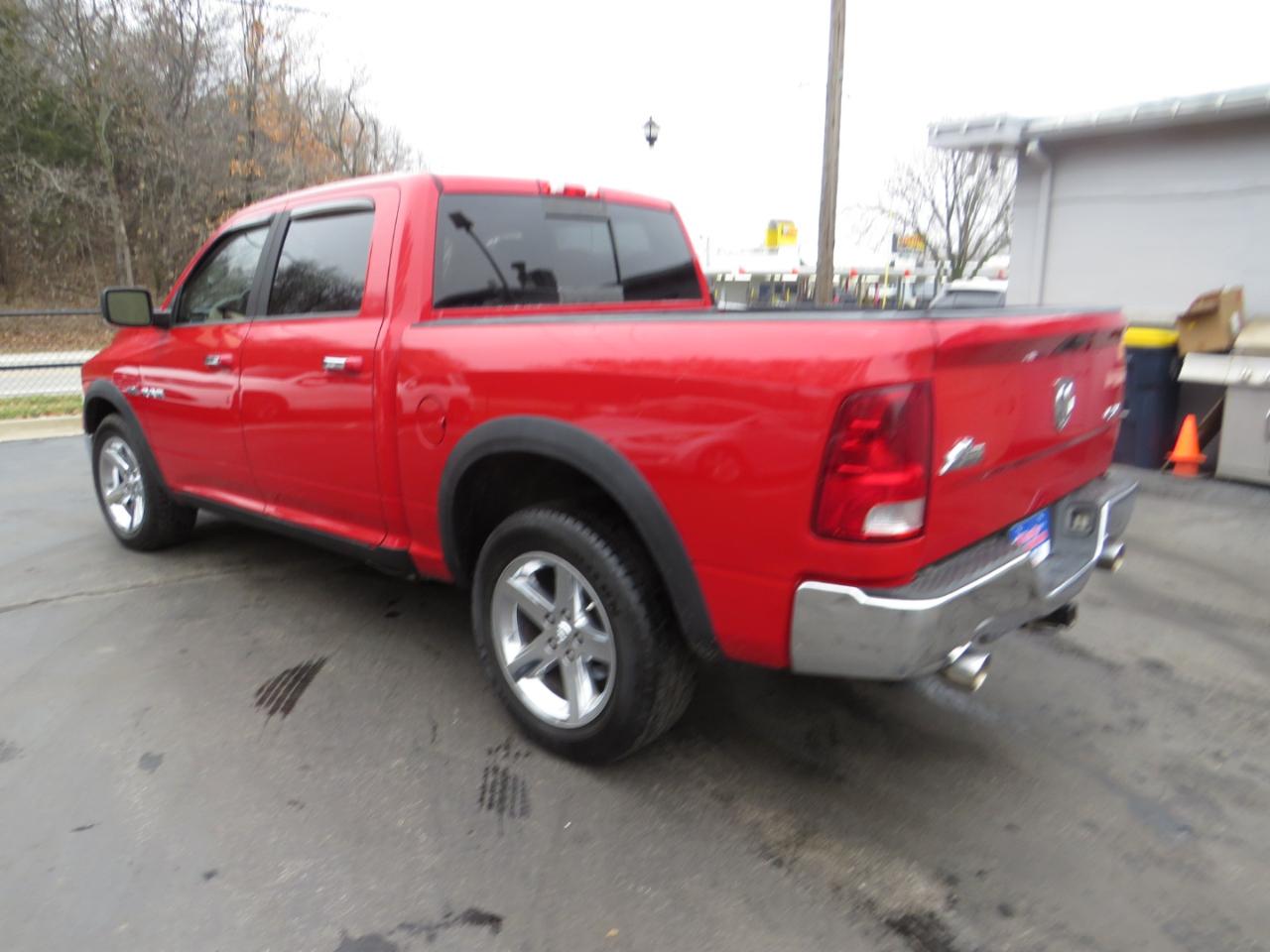 Dodge Ram 1500 4WD Crew Cab 140.5" SLT 2010