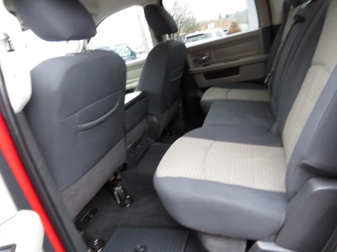 Dodge Ram 1500 4WD Crew Cab 140.5" SLT 2010