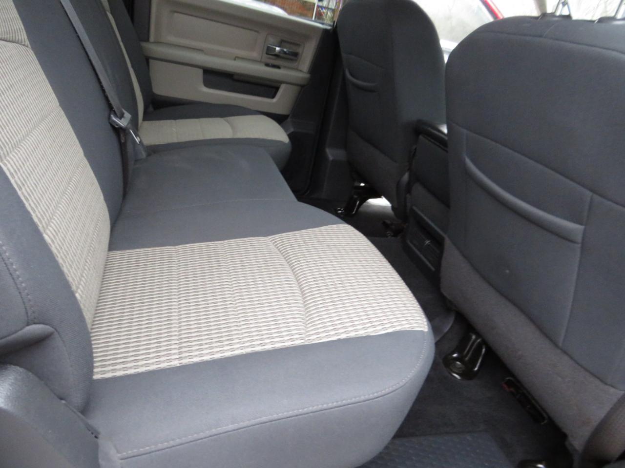 Dodge Ram 1500 4WD Crew Cab 140.5" SLT 2010